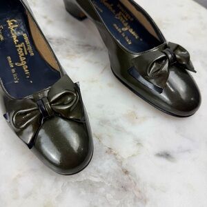 Salvatore Ferragamo Boutique Patent Leather Bow Pump Olive Green Size 6